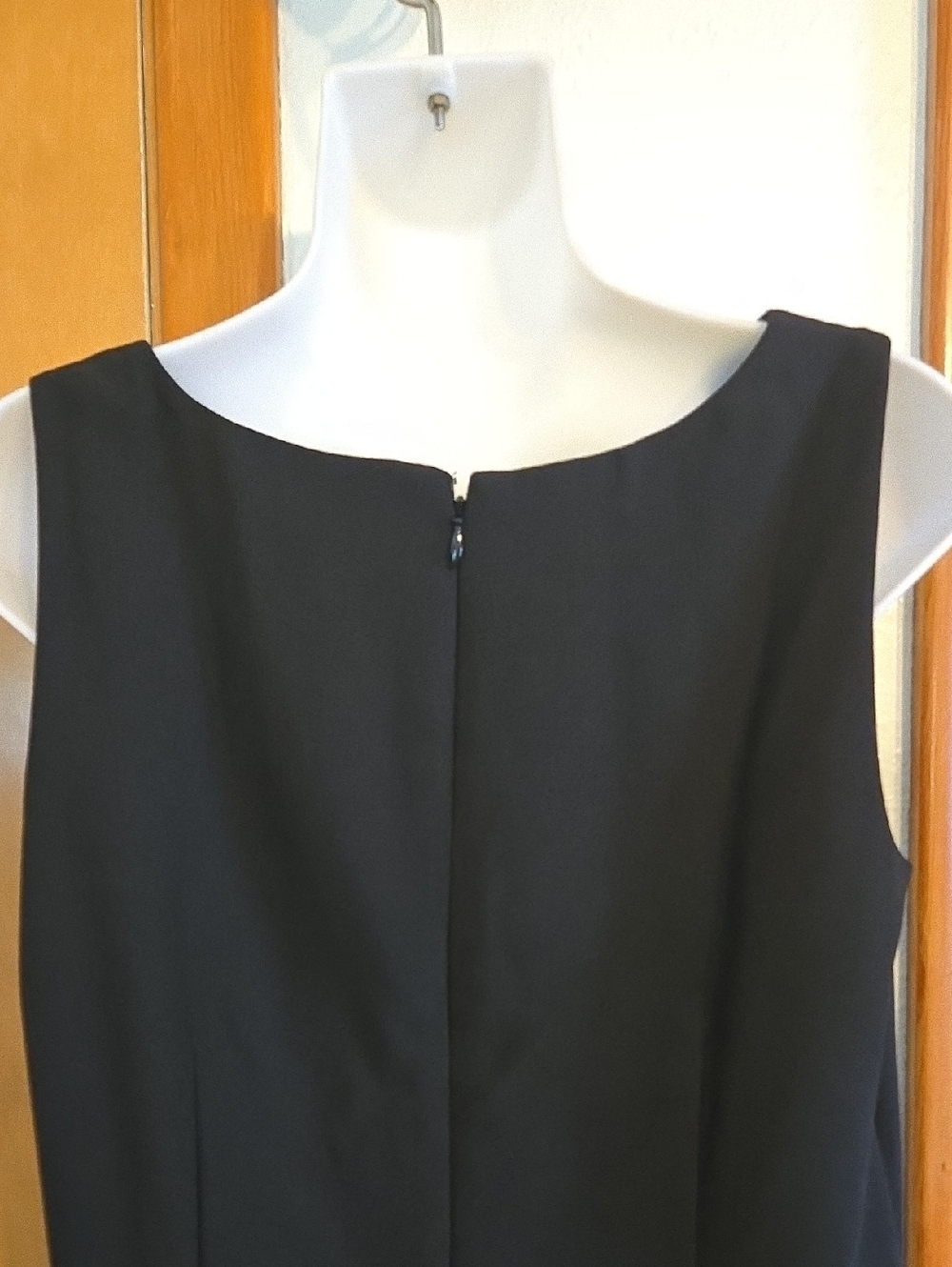 NEW Talbots Black Scalloped Sheath Dress 6 - Picture 5 of 7